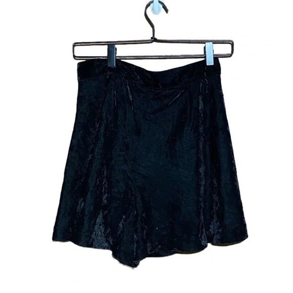 NWT ZARA Velvet High Waisted‎ Black Shorts Size Small - Picture 3 of 5